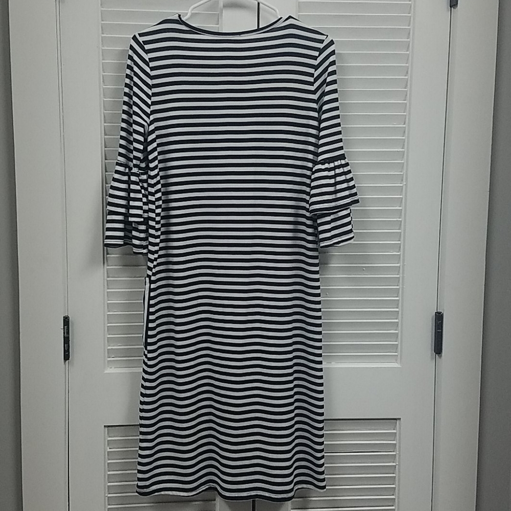 Dress - Picture 3 of 3